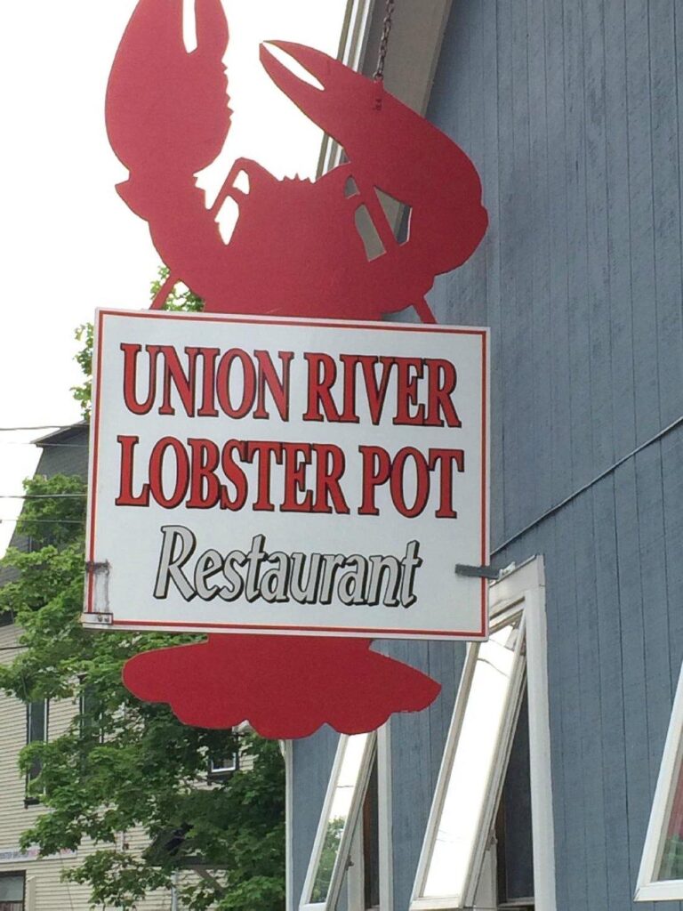 The Union River Lobster Pot | best restaurant in Ellsworht Maine